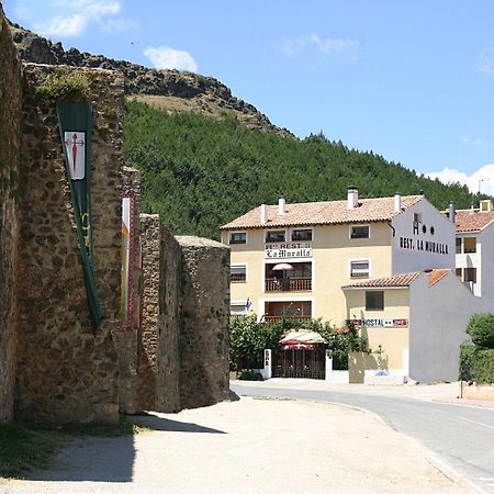 Hostal Restaurante La Muralla Canete  외부 사진