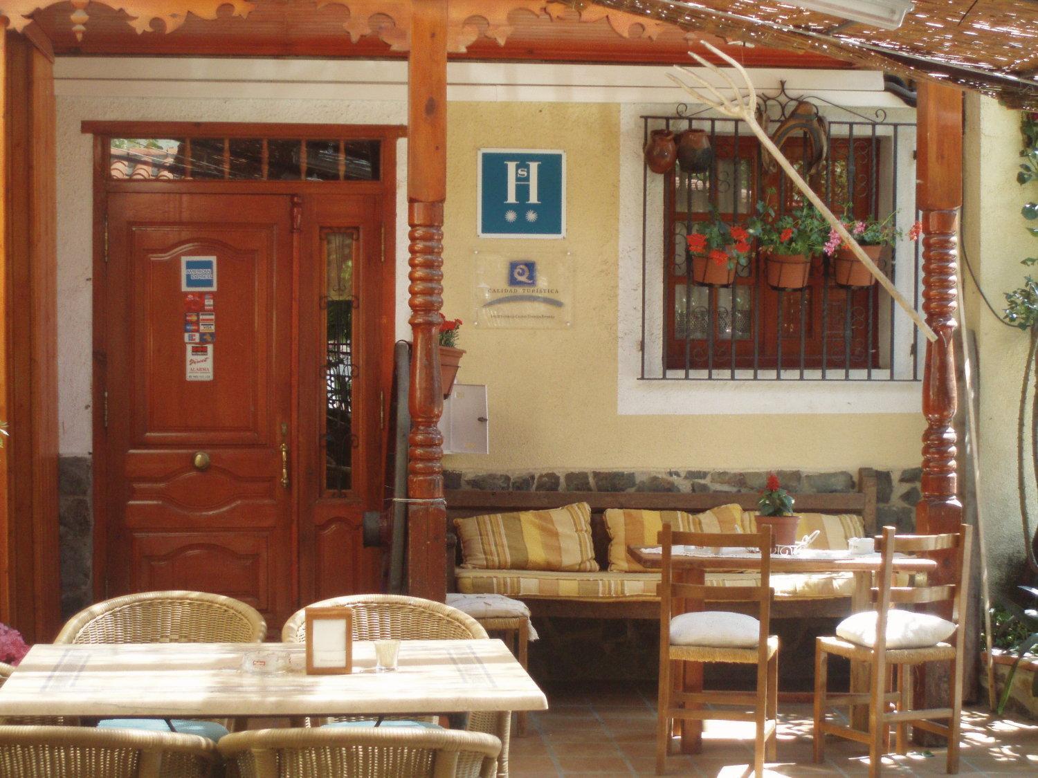 Hostal Restaurante La Muralla Canete  외부 사진