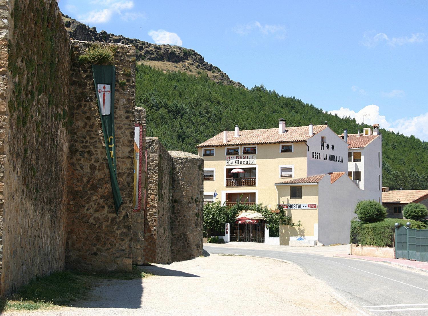Hostal Restaurante La Muralla Canete  외부 사진