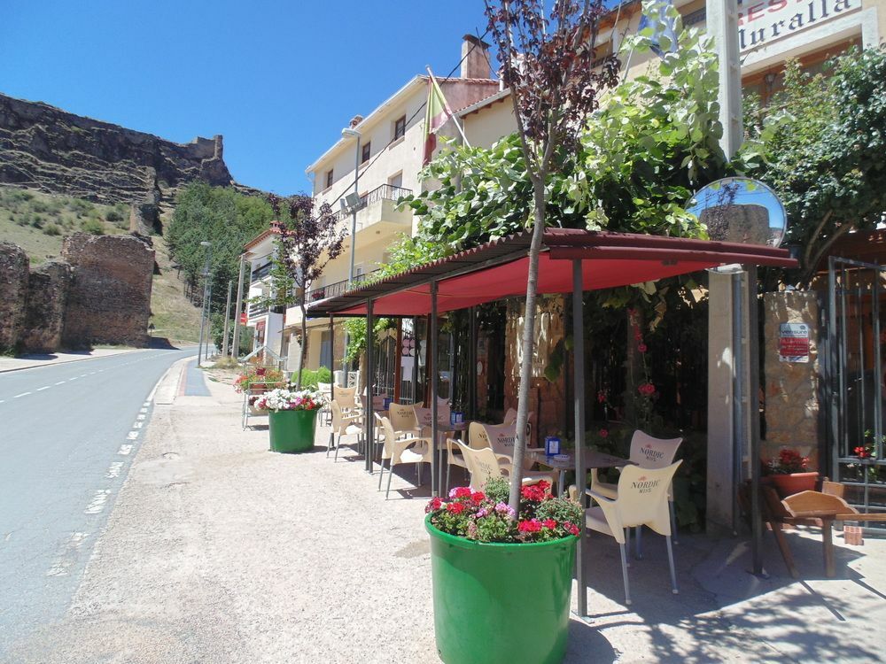 Hostal Restaurante La Muralla Canete  외부 사진